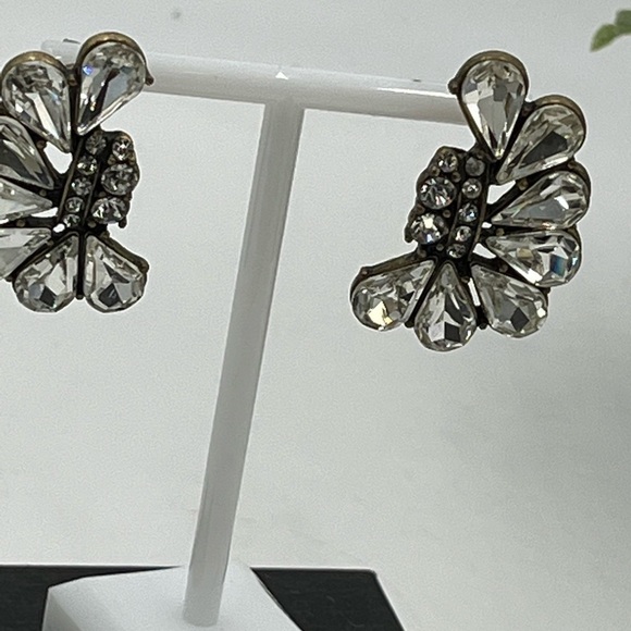 Whispering Butterfly Rhinestone Earrings Delphine sparkling - Picture 5 of 11